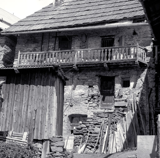Puy-Richard. Parcelle 466. Façade antérieure est. Vue d'ensemble.