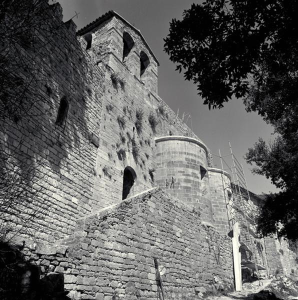 Façade orientale prise du sud.