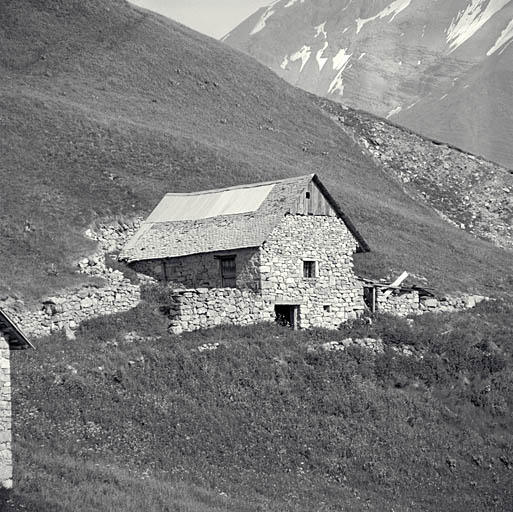 Vue d'ensemble prise de l'ouest.