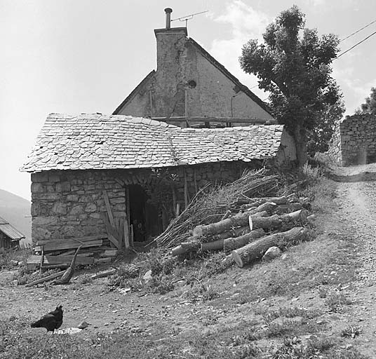 Parcelle 844. Four banal antérieur à 1809. Vue prise du sud.