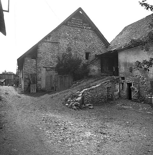 Parcelle 1188. Montage en façade commun à deux fermes.