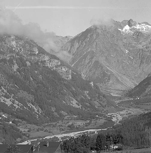 La vallée de Champoléon. Vue prise de Serre-Eyraud.