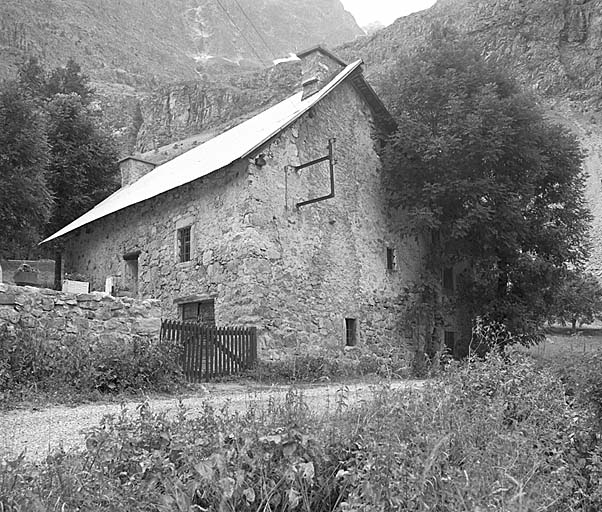 Pignon est.