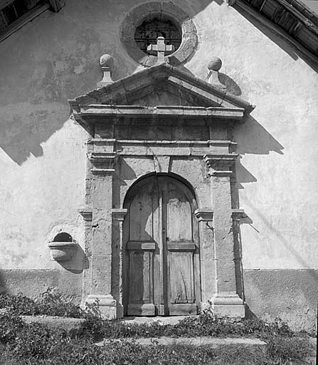 Porte d'entrée.