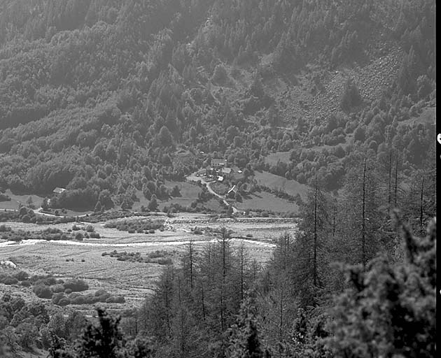 Le Clapier. Vue prise des chalets de l'Aupet.