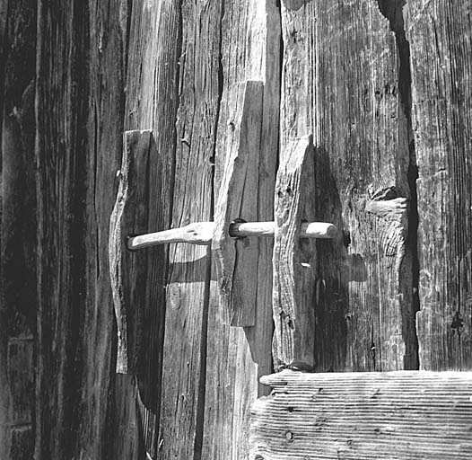 Le loquet de la porte de la grange.