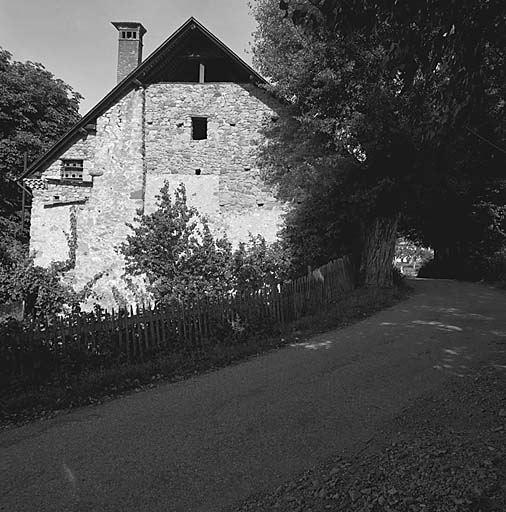 Parcelle 440. Ferme. Pignon est.