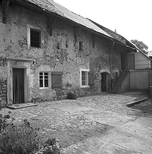 La façade sud du bâtiment principal.
