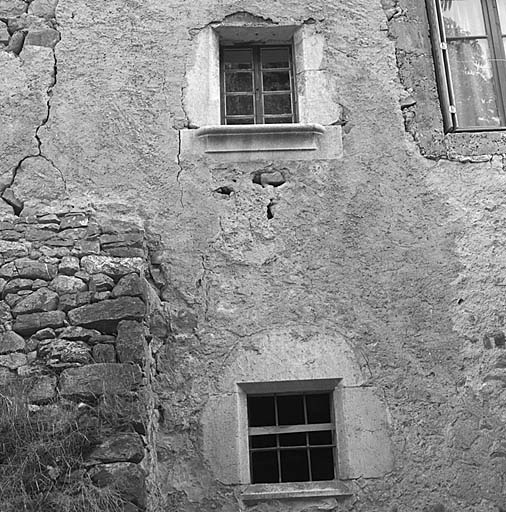 Corps de logis. Ouverture sur la façade ouest.