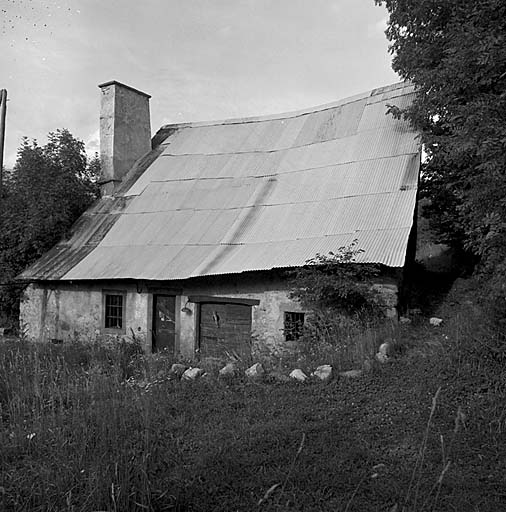 Ferme en rez-de-chaussée.