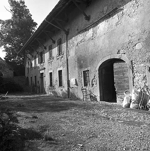 La façade sud, vue prise de l'est.