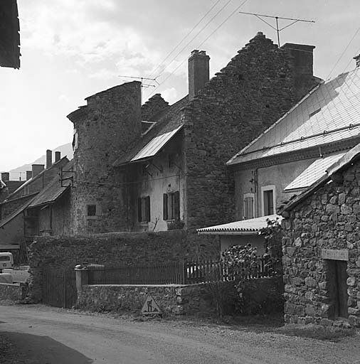 Vue d'ensemble prise de l'est.