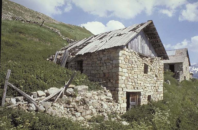 Vue d'ensemble prise de l'ouest.