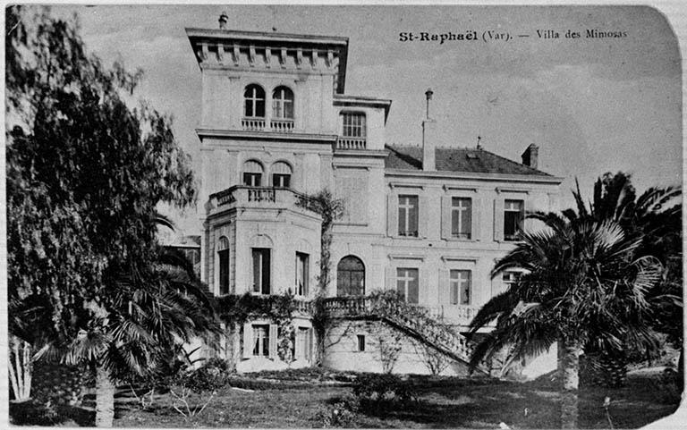 Saint-Raphaël (Var). Villa des Mimosas.
