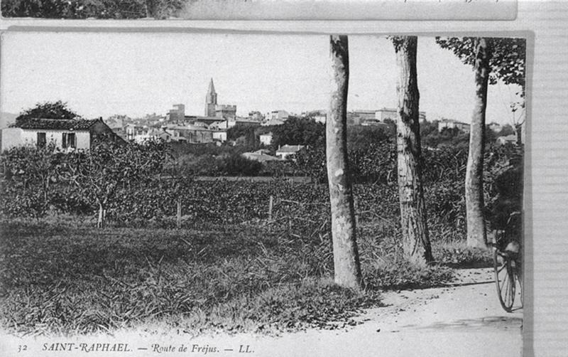 Saint-Raphaël. Route de Fréjus.