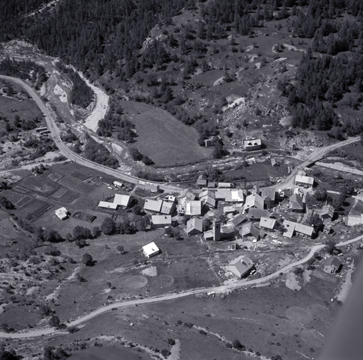 Vue aérienne prise du nord.