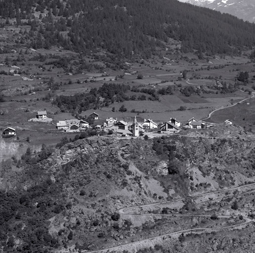 Vue aérienne prise du sud-est.