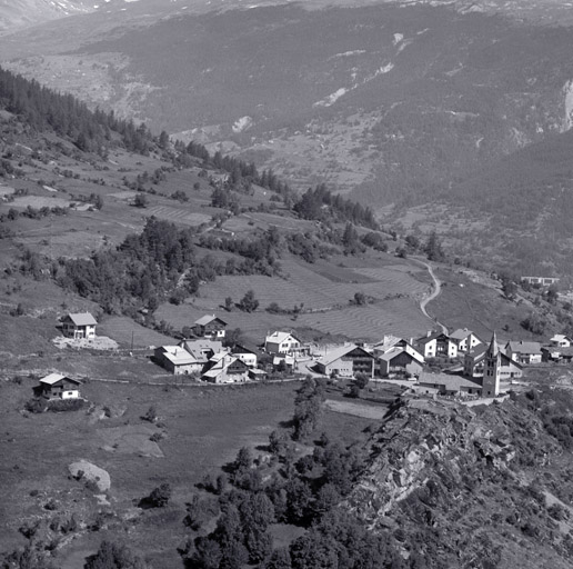 Vue aérienne prise du sud.