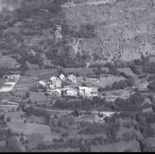 Vue aérienne prise de l'est.