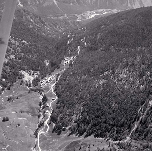 Vue aérienne prise de l'ouest.