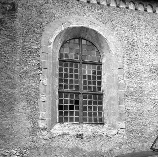 Façade sud du choeur. Fenêtre.