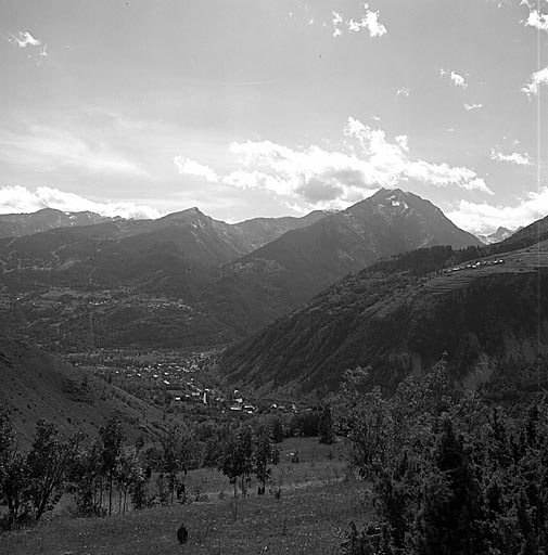 Vue prise du Pelvoux.