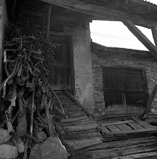 Saint-Antoine. Parcelle 25. Noter la double passée de grange.