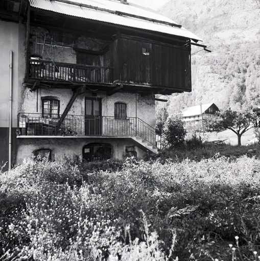 Pied du Claux. Façade sud.