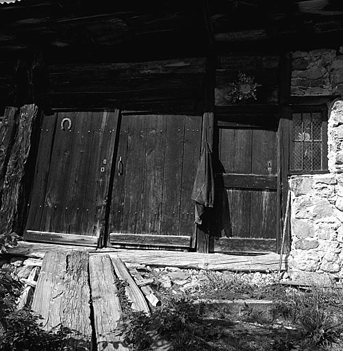 L'Adrech ? Porte de la grange.