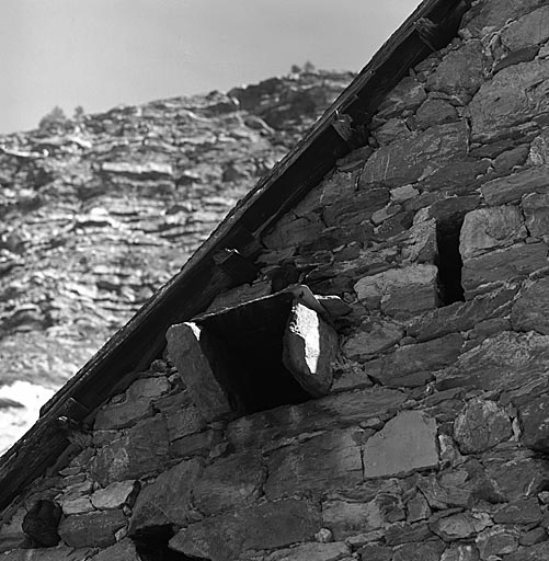 Pignon ouest : la cheminée.