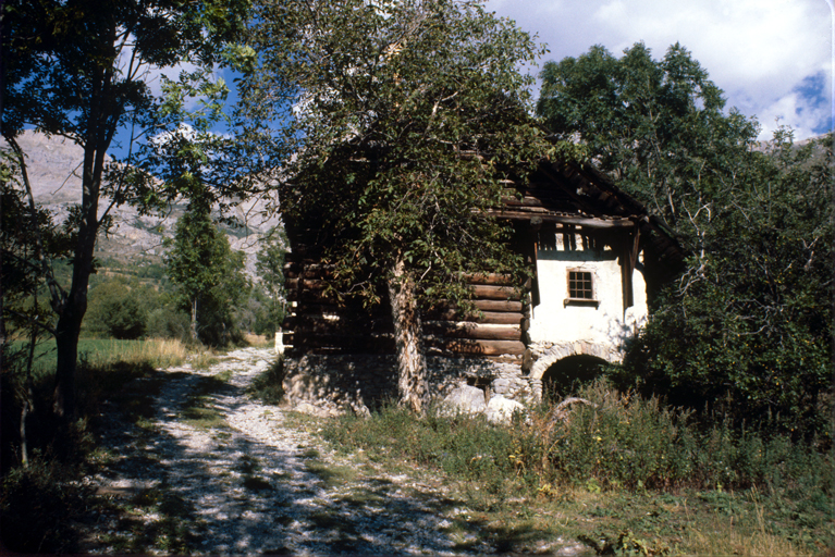 Le Sarret. Façade sud.