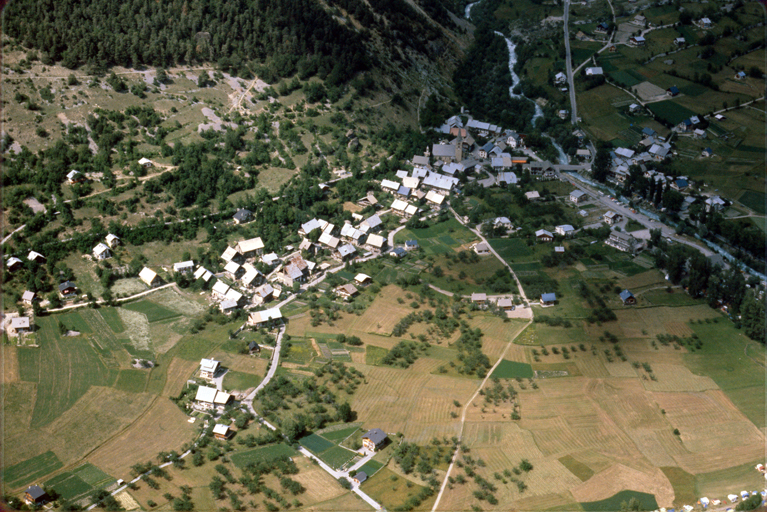 Village, vue d'ensemble.