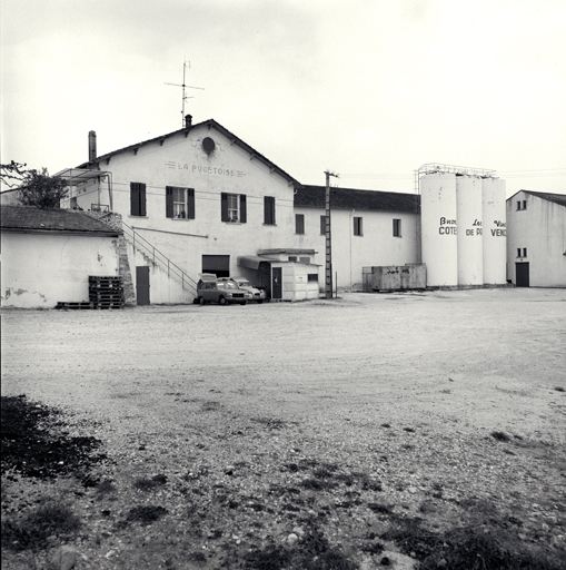 Vue d'ensemble prise du sud.