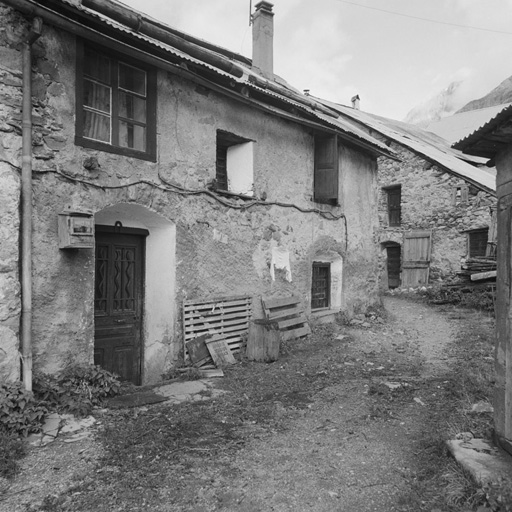 Le Lauzet. Parcelle 656. Façade nord, vue d'ensemble.