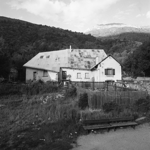 Le Freyssinet. Parcelle 15. Vue d'ensemble de la façade sud.