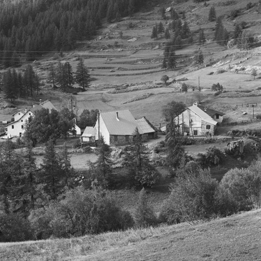 Les Boussardes. Vue d'ensemble prise de l'est.