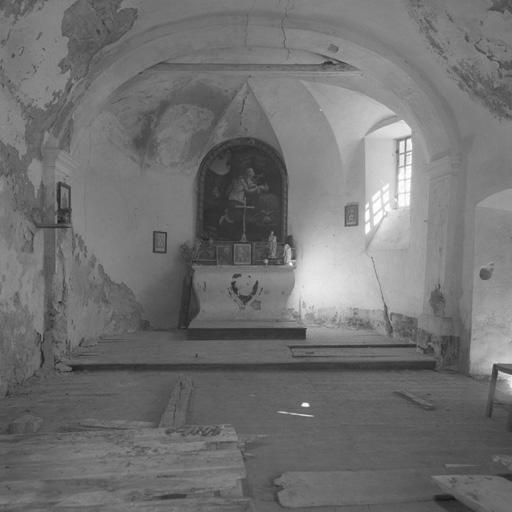 Chapelle. Nef, vue d'ensemble vers le choeur.