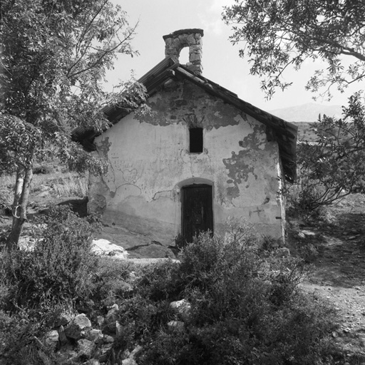 Le Monêtier-les-Bains, Puy-Jaumar, chapelle Sainte-Elisabeth. Vue générale prise du sud : mur pignon. ; Le Monêtier. Puy Jaumar. Chapelle Sainte-Elisabeth. Vue générale prise du sud : mur pignon.