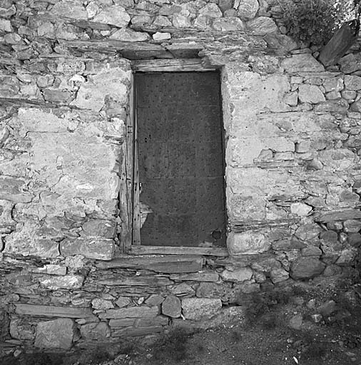 Les Terrasses. Parcelle 260. Porte blindée de chambre.