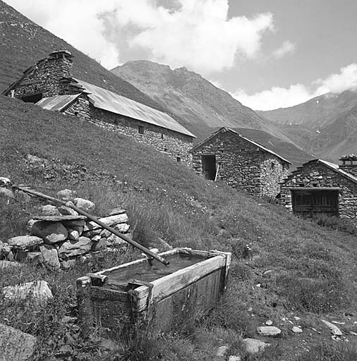 La Grave. La Saulce. Fontaine.