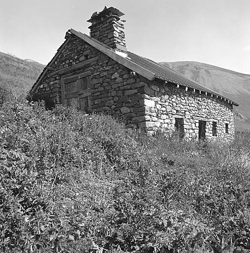 Chalet de la Celle. L'un des rares chalets isolés du vallon de Valfroide encore debout.