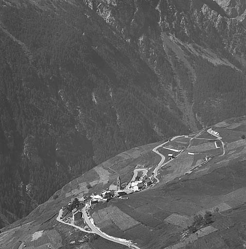 Les Terrasses. Vue prise du nord-est.