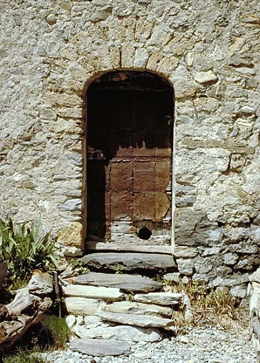 Le Pied du Col. Porte blindée de la chambre.