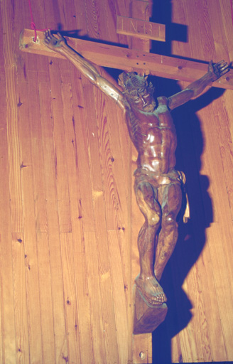Croix : Christ en croix. Vue d'ensemble.