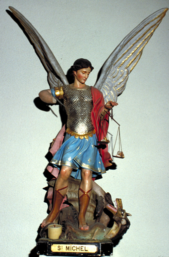 Statue : saint Michel. Vue d'ensemble.