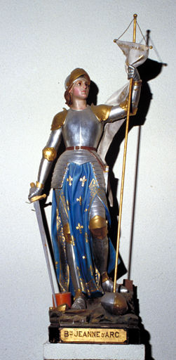 Statue : sainte Jeanne d'Arc. Vue d'ensemble.