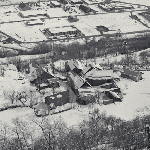 Vue d'ensemble prise de Puy-Saint-Pierre en mars 1982.