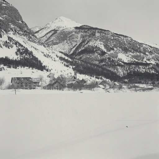 Vue d'ensemble prise du nord-ouest en mars 1982.