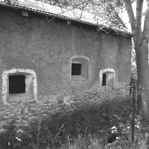 Fontchristianne. Parcelle 648. Façade postérieure est. Fenêtre d'une chambre (ménagère ?).