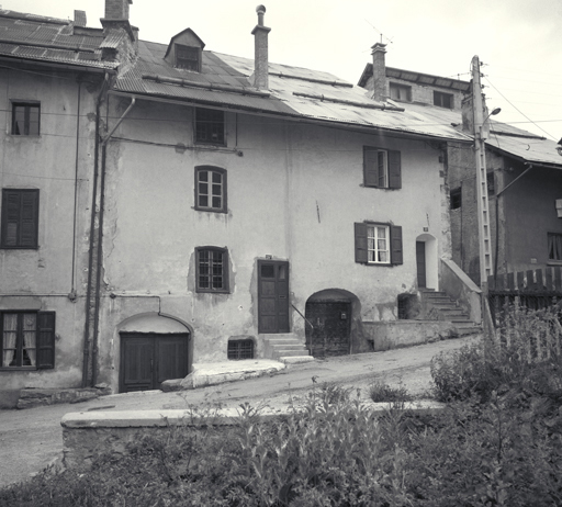 Fontchristianne. Parcelles 622, 621. Façades antérieures sud.